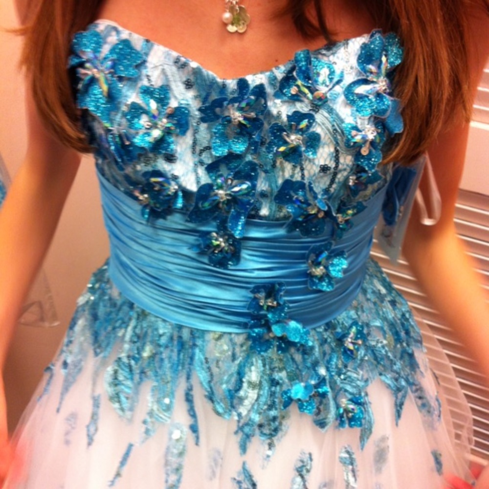 TONY BOWLS GOWN Sz 4. Short Strapless Teal&White